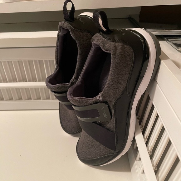 Vionic new gray and black sport ladies shoes are new no box - Picture 11 of 12